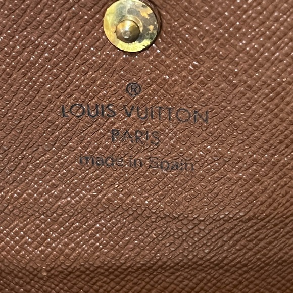 Louis Vuitton Vintage Monogram Pochette Passport - Picture 8 of 15